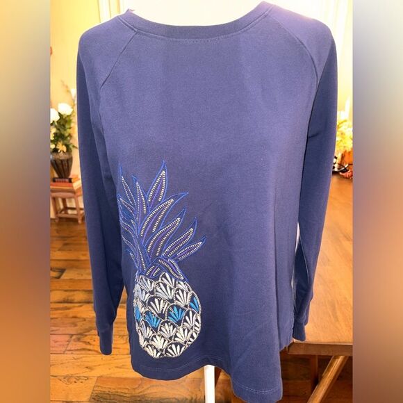 Tommy Bahama Icon Pineapple Embroidered Sweatshirt Blue Crew Neck Pullover M - Picture 2 of 7